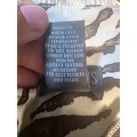 Chico's 2 chicos large Paw Animal Print Ruffle Trim Stretch Chino Jacket - Picture 6 of 13